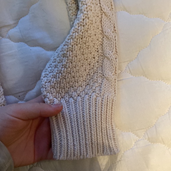 Aeropostale Sweater - Picture 4 of 4